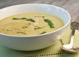 Zupa szparagowa – sprawdź Ile kalorii w 100 gr + dietetyczny przepis