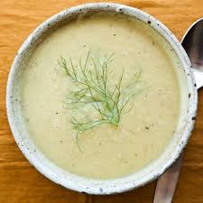 Zupa koperkowa – sprawdź Ile kalorii w 100 gr + dietetyczny przepis