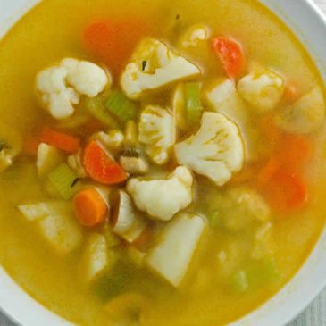 Zupa warzywna – sprawdź Ile kalorii w 100 gr + dietetyczny przepis